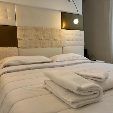 Bnbest Joy Lecco 4 Pax شقة ميلان